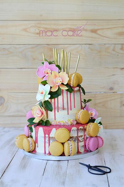 Drip cake con macarons y orquídeas  - Cake by Mac Cake Art