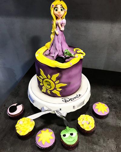 Rapunzel - Cake by Teewsweet