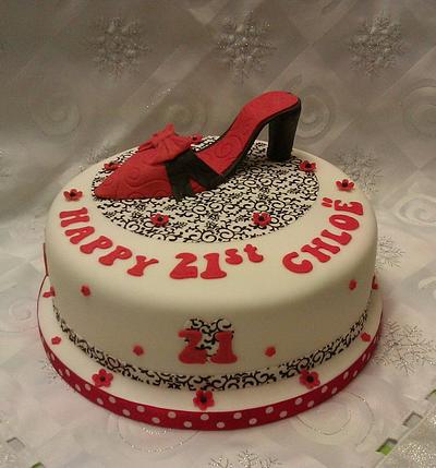 red, white and black - Cake by bootifulcakes