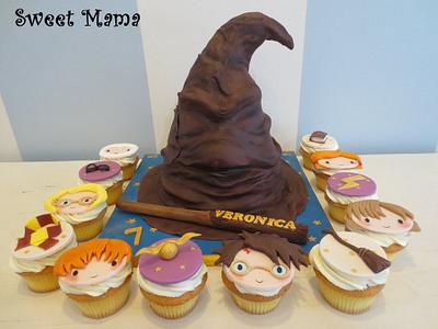 Harry Potter's Sorting Hat + cupcakes  - Cake by SweetMamaMilano
