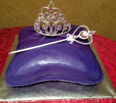 Fit for a Queen - Cake by Julia 