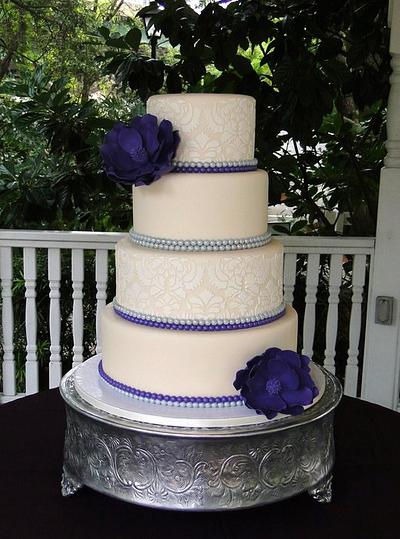Vintage Wedding - Cake by Elisa Colon