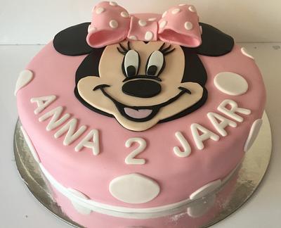 Minnie mouse  - Cake by Shivanne