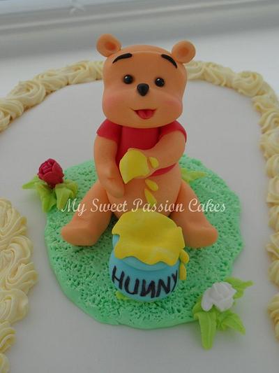Winnie the Pooh - Cake by Beata Khoo