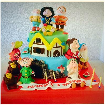 Snow white and seven dwarfs cake ☺️Hand made 😉 - Cake by Rezzan Arslan/ Alya'nin Kurabiye Bahcesi