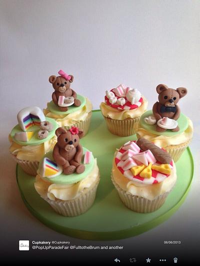 Teddy bears picnic - Cake by Kake and Cupkakery
