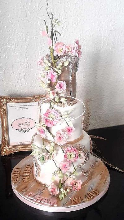 Flowery Birthday cake  - Cake by Fées Maison (AHMADI)