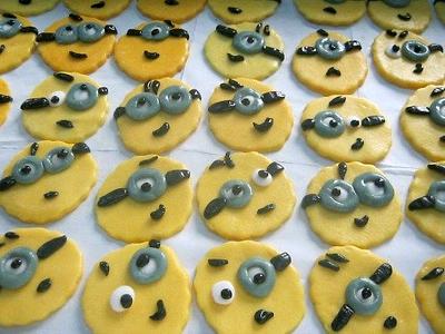 minion toppers - Cake by susana reyes
