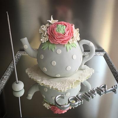 Teapot  - Cake by Pinar Aran
