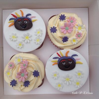 Upsy Daisy Cupcakes  - Cake by Sweet Lakes Cakes