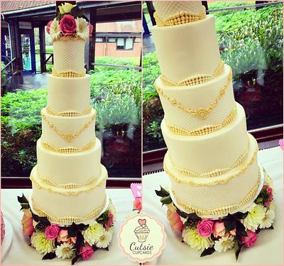 Pretty Wedding Cake  - Cake by Cutsie Cupcakes