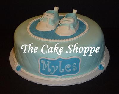 baby shoes cake - Cake by THE CAKE SHOPPE