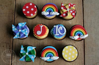 Rainbow Cupcakes - Cake by IcedByKez