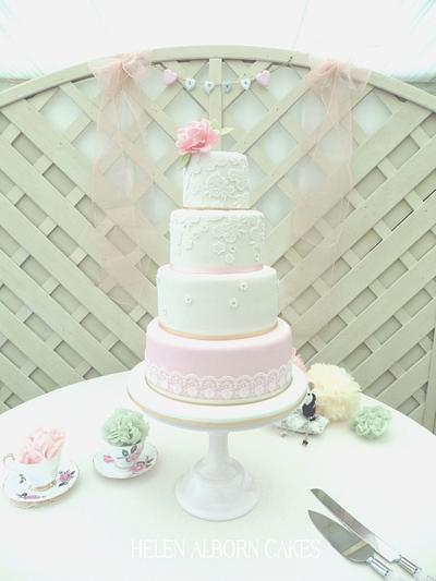 Gilded rose wedding cake - Cake by Helen Alborn  