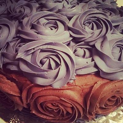 Buttercream rose cake - Cake by Lauren