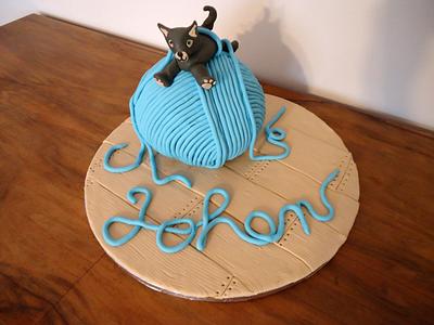 Kitty on a ball of wool - Cake by Aurélie's Cakes