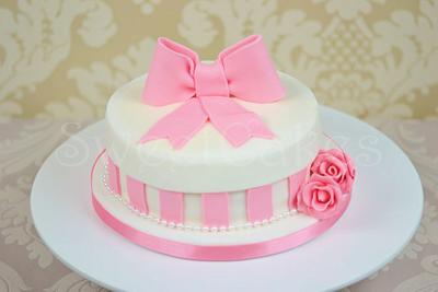 Pretty Box - Cake by Farida Hagi