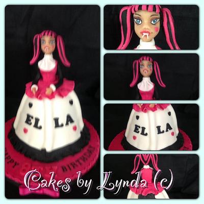 Monster High Draculaura - Cake by ElleM