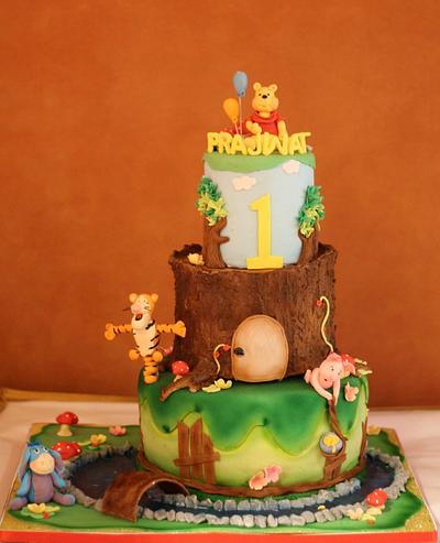 Winnie the Pooh and friends  - Cake by Trufflemuffle
