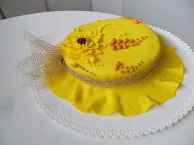 Yellow summer bonnet - Cake by Clara