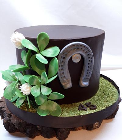 For happiness of quadrupeds and horseshoes - Cake by Kaliss