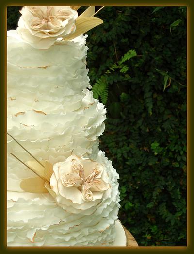 Frills and Roses - Cake by A. Diaz