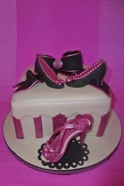 Shoe cake - Cake by cupcakeleen