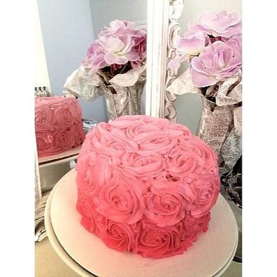 Ombré rose cake - Cake by Lydia