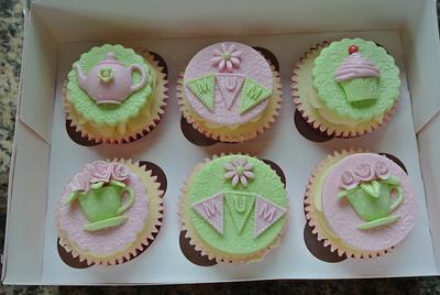 Mother Day's Cupcakes - Cake by Alison Bailey