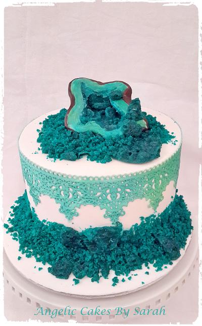 Crystals & Lace cake - Cake by Angelic Cakes By Sarah