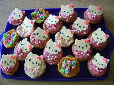 choclate Hello Kitty - Cake by binesa