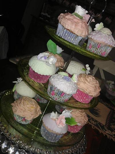 Vintage Cupcakes - Cake by Sharon Frost 
