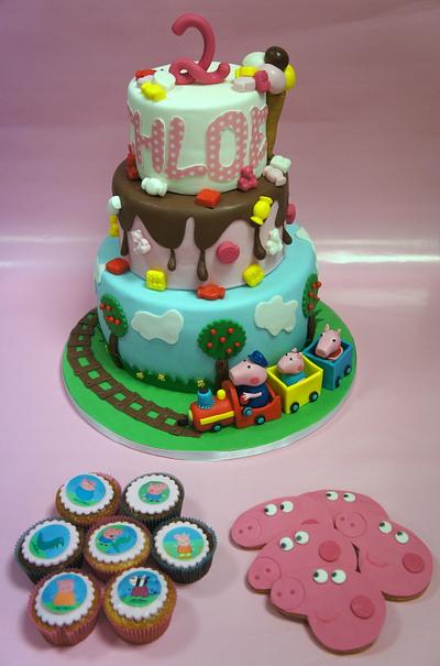 Peppa Pig "all inclusive"..cake, cupcakes and cookies - Cake by Alessandra
