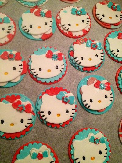 Hello Kitty toppers - Cake by Caroline Diaz 