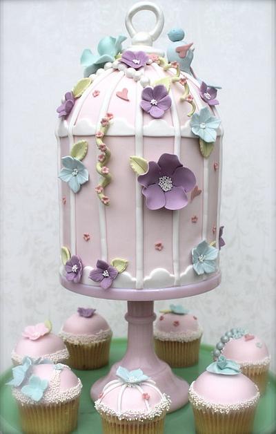 Small Pink Birdcage & cupcakes - Cake by KissMyCake