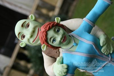 Shrek & Fiona strike a pose - Cake by Suzanne Readman - Cakin' Faerie