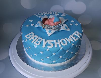 Babyshower cake and cupcakes. - Cake by Pluympjescake