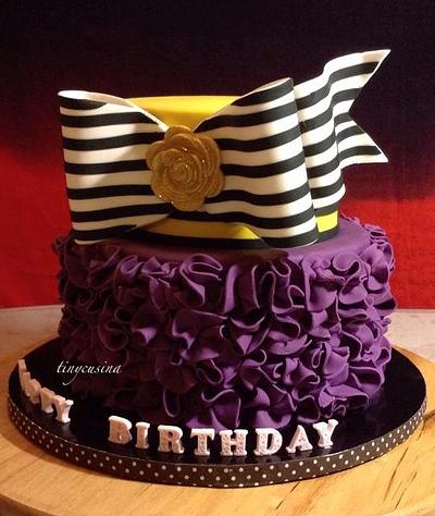 Flying Bow Birthday Cake - Cake by Tinycusina