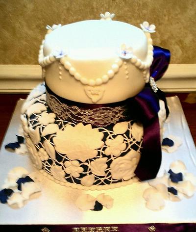 Lace and Pearls - Cake by ddkay