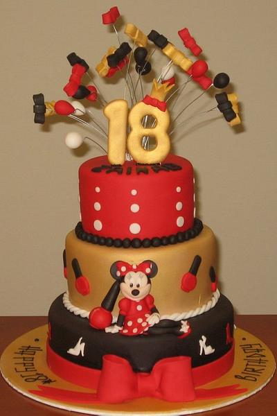 Gold Minnie Mouse - Cake by Nadia Zucchelli