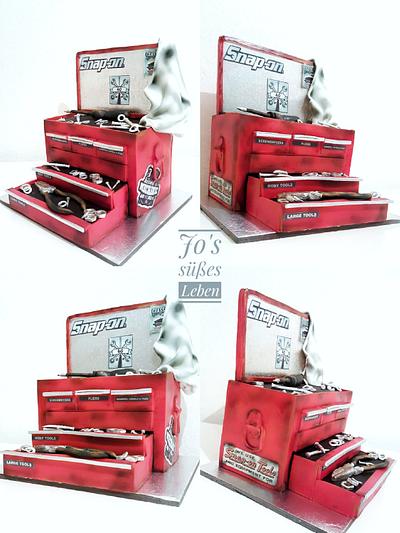 Snap-on tool box 🛠🔩 - Cake by Josipa Bosnjak