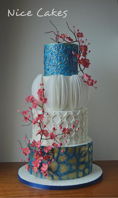 Modern blue and white cake - Cake by Paula Rebelo
