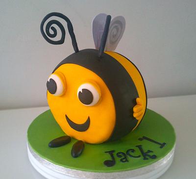 Buzzbee cake - Cake by Danielle Lainton