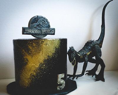 Indoraptor Jurassic world Fallen kingdom  - Cake by Jenn Szebeledy  ( Cakeartbyjenn_ )