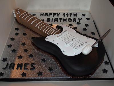 Guitar cake - Cake by Deb-beesdelights