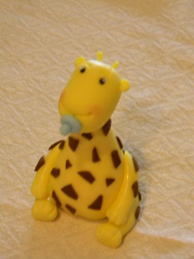Fondant Baby Giraffe - Cake by LadyCakes
