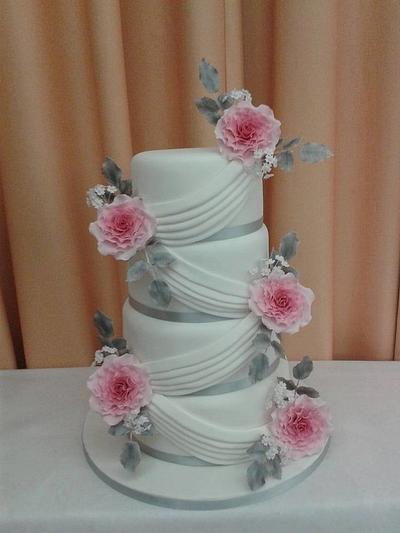 Drape wedding cake - Cake by Mandy