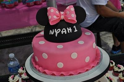 Minnie Mouse Cake - Cake by The SweetBerry