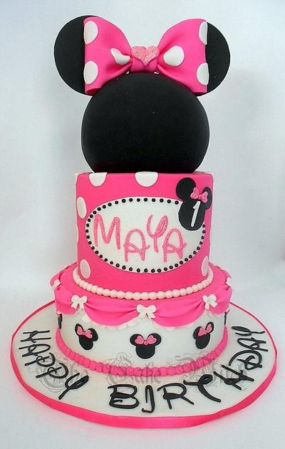Minnie Mouse - Cake by Nessie - The Cake Witch