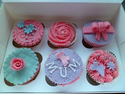 mothers day cupcakes - Cake by countrybumpkincakes